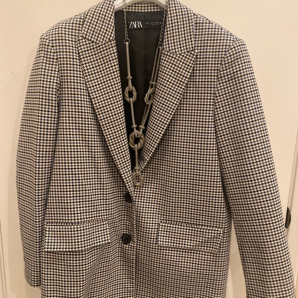 Necklace is very rare.